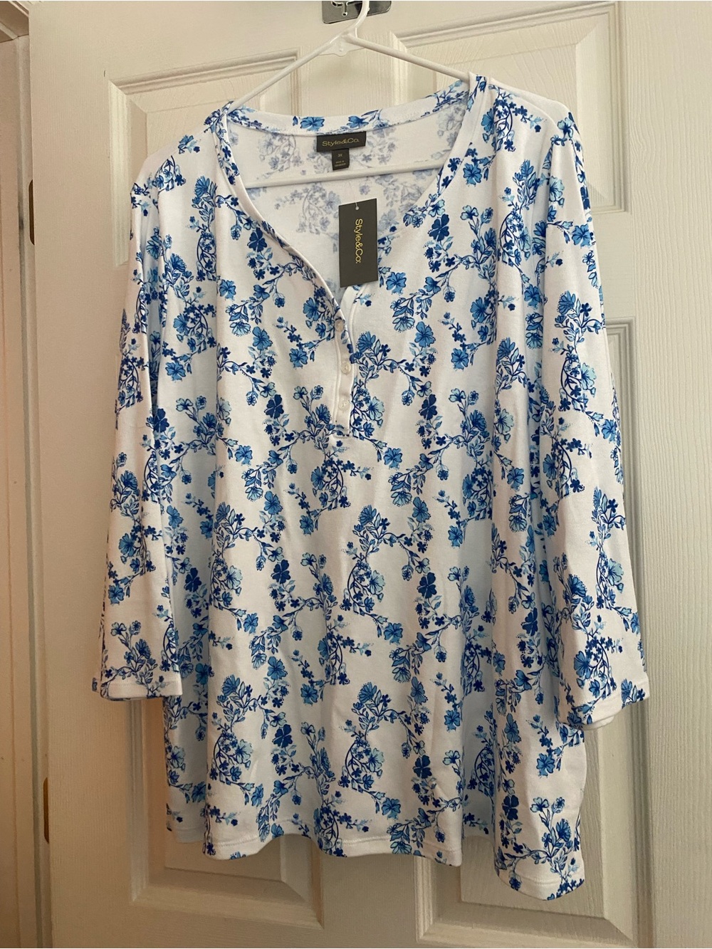 NWT Style & Co. White Top with Blue Floral Henley- 3X